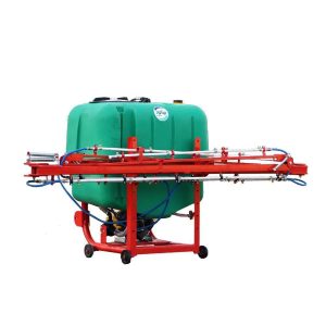 سمپاش 600 لیتری با بوم 12 متری و پمپ و فشار شکن ایتالیا